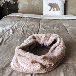 Pink Faux Fur Infinity Scarf